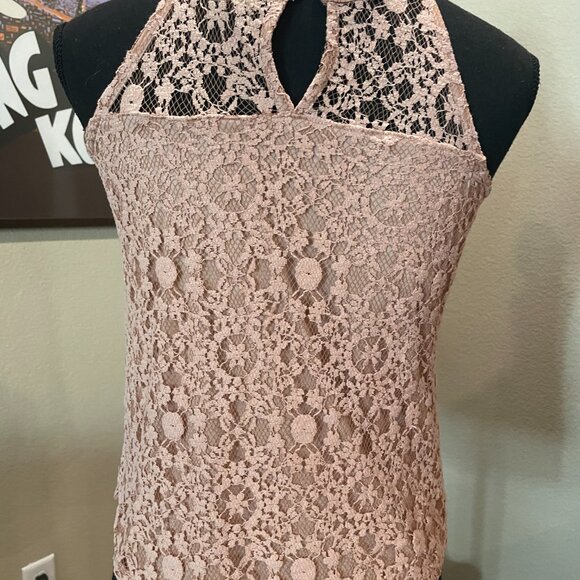 Monteau Women's Lace Peach Halter Style Shirt - Picture 4 of 5